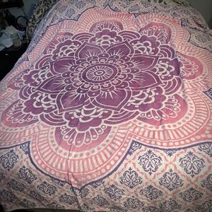 Queen sized pink/purple/white mandala duvet cover
